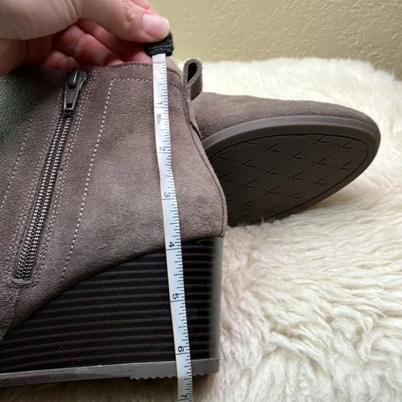 Vionic Paloma Weather Resistant Wedge Bootie - Picture 10 of 10